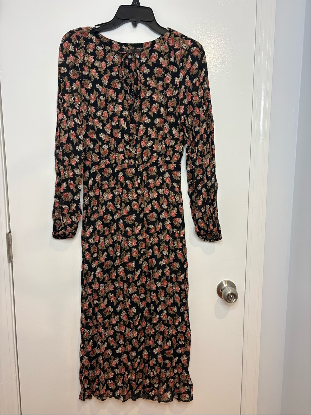 Reformation black floral long sleeve midi dress tie front size 2